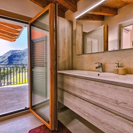 Villa Sole With Stunning View Tignale